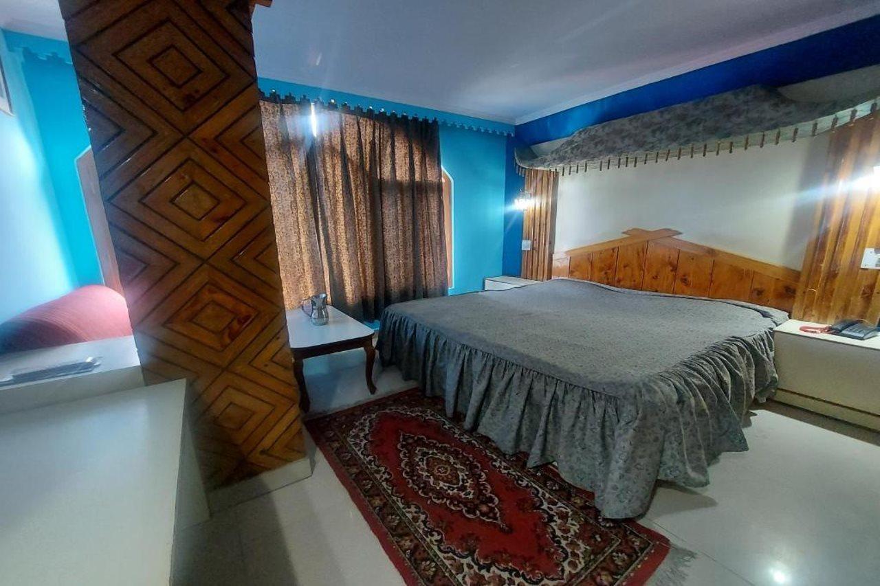 Brightland Hotel Шимла Экстерьер фото